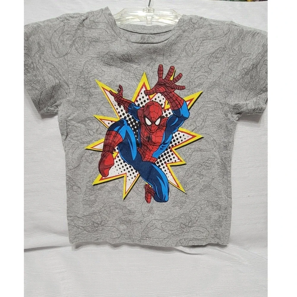 Marvel Spiderman Disney Store Kids Gray Graphic T-Shirt Size S 5/6 Comic Style